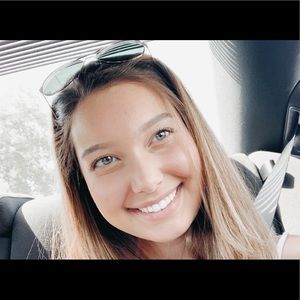 Meet your Posher, Alaina